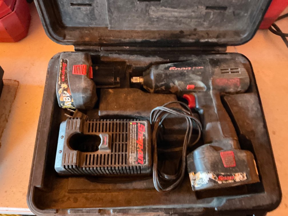 (1) Snap-On 1/2" Cordless Impact Gun - Model: CT3850, With Charger And (2) 18V Batteries