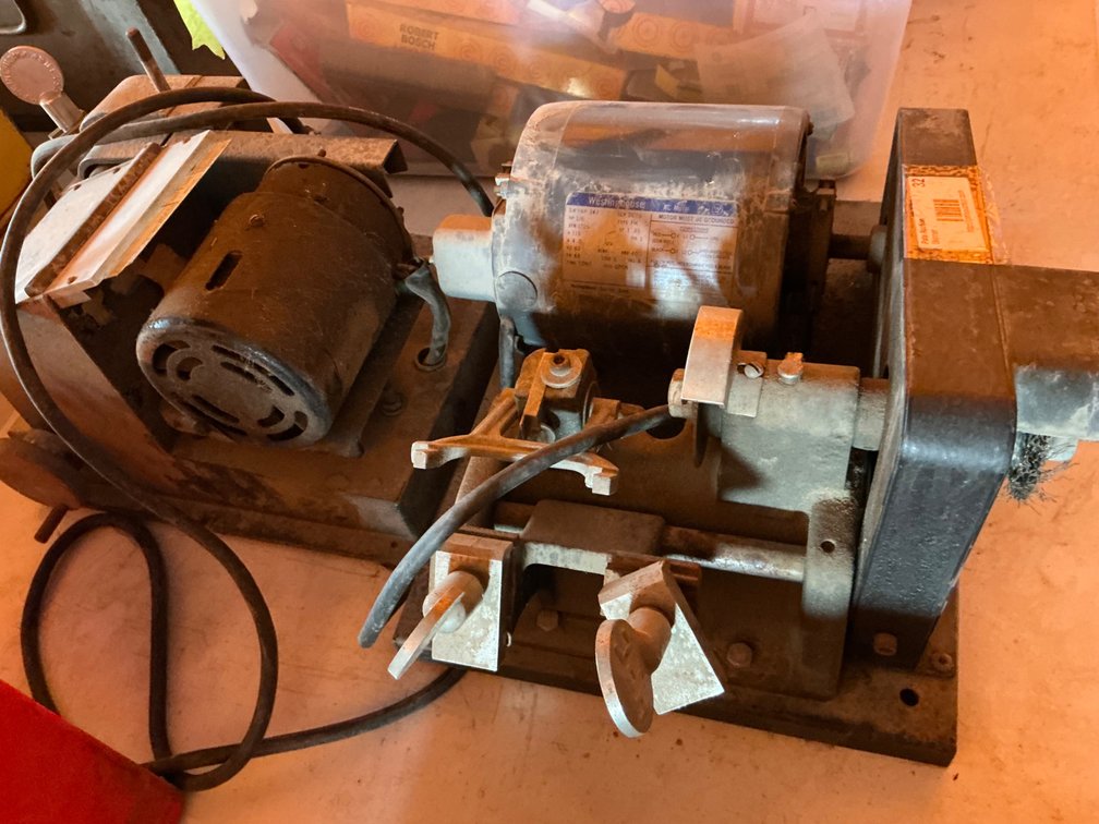 (1) Speedex Key Cutting Machine - Model: 9110SMS, Serial: 51381 And (1) HPC Code-A-Key Key Cutting Machine
