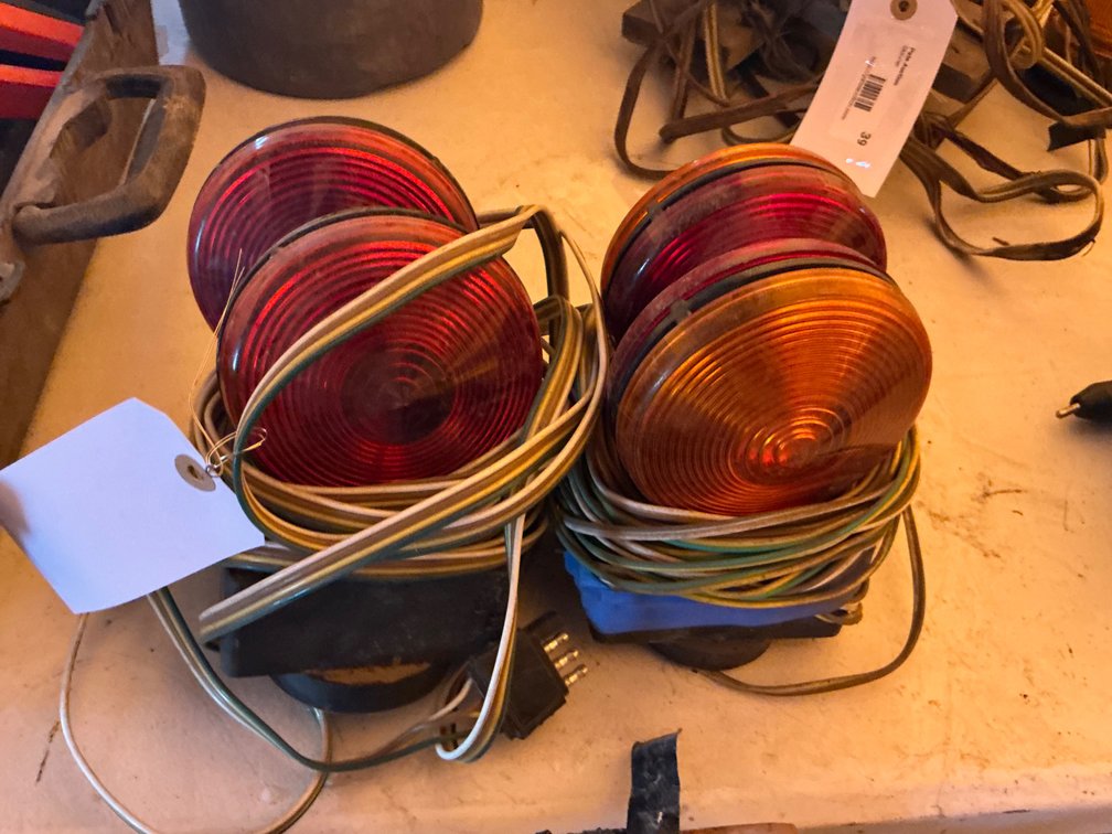 (2) Pairs Of Magnetic Trailer Lights With 4-Pin Trailer Plug Wiring