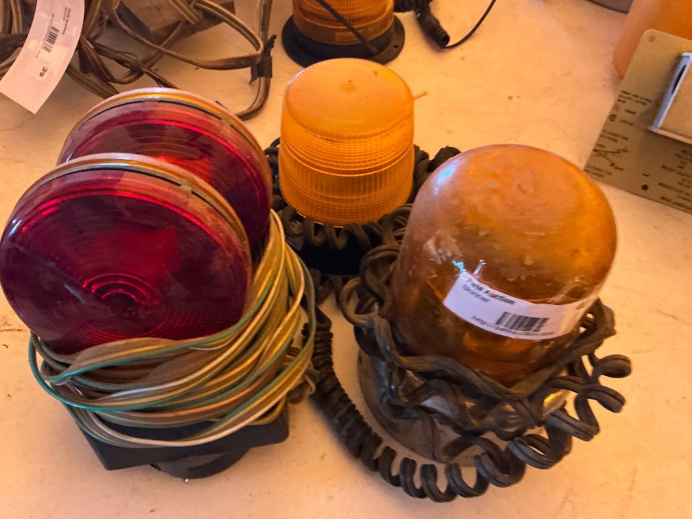 (1) Pair Of Magnetic Trailer Lights With 4-Pin Trailer Plug Wiring And (2) D/C Powered Emergency Flasher Lights - One Has Cigarette Lighter Plug and The JW Speaker Corp Model 400 Is Red (Positive) & Black (Negative) Hardwire