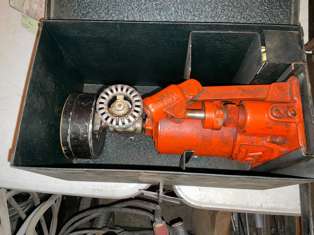 Buda Diesel Nozzle Tester - Model: B With Metal Case, Hydraulic, Used To Test & Calibrate Diesel Fuel Injector Nozzles