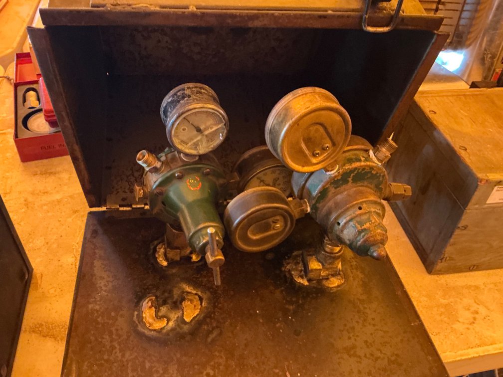 Custom Built Oxy/Acetylene Gauge Metal Transport Box With (2) Gauges (One Gauge Has Cracked Cover)