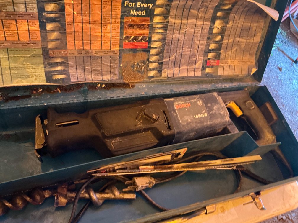 Bosch Reciprocating Saw - Model: 1634VS, Corded, With Metal Case
