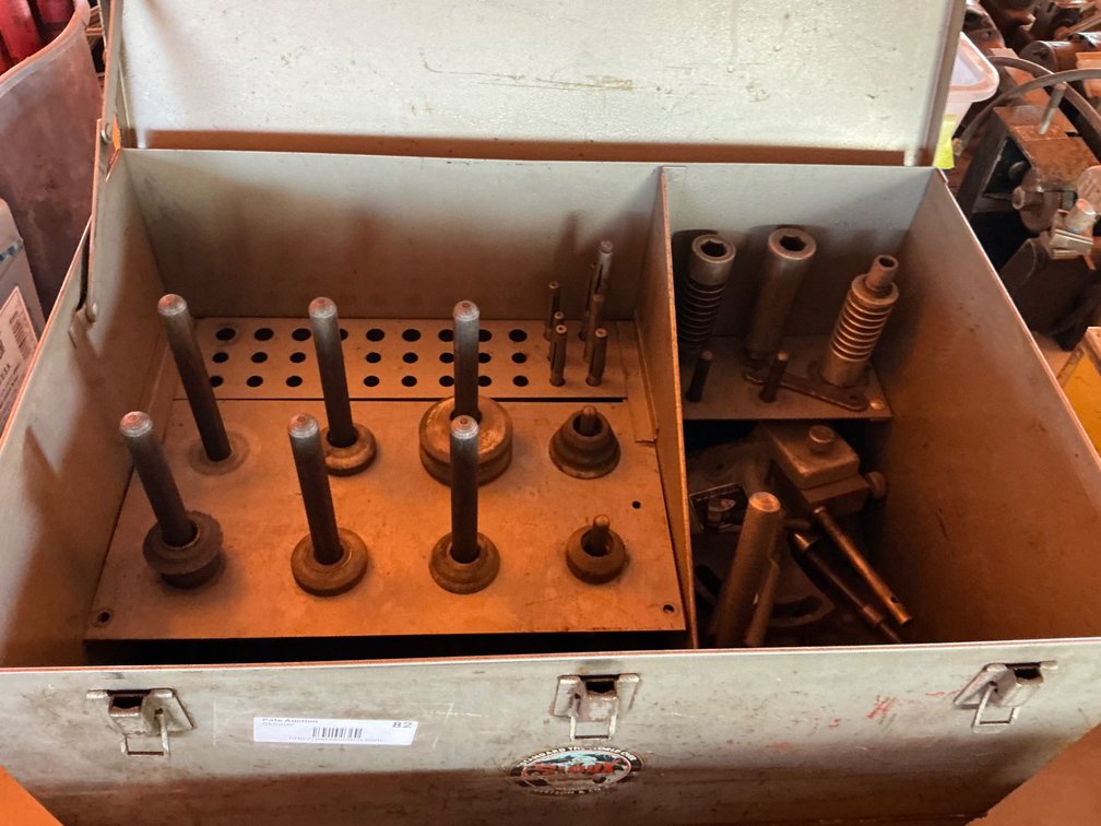 Sioux Tools Valve Seat Grinder With Metal Case And Model: 1713 Grinding Stone Dresser