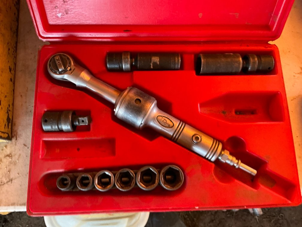Snap-On 3/8" Drive Air Ratchet And Partial Socket Set With Case