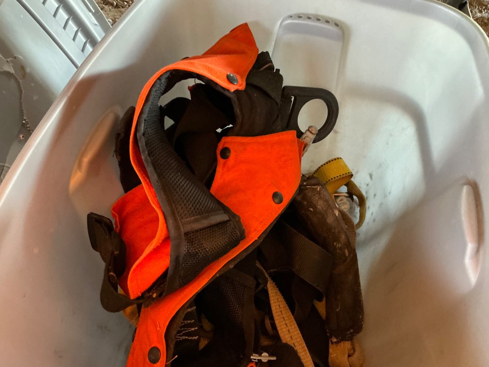 E-Z Stop II Safety Harness System - Model: 133000986 In Plastic Tote