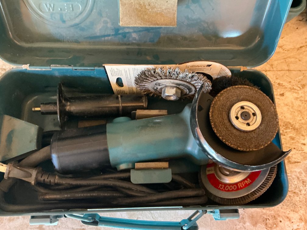 Makita 4" Corded Angle Grinder With Case - Model: 9523NBH