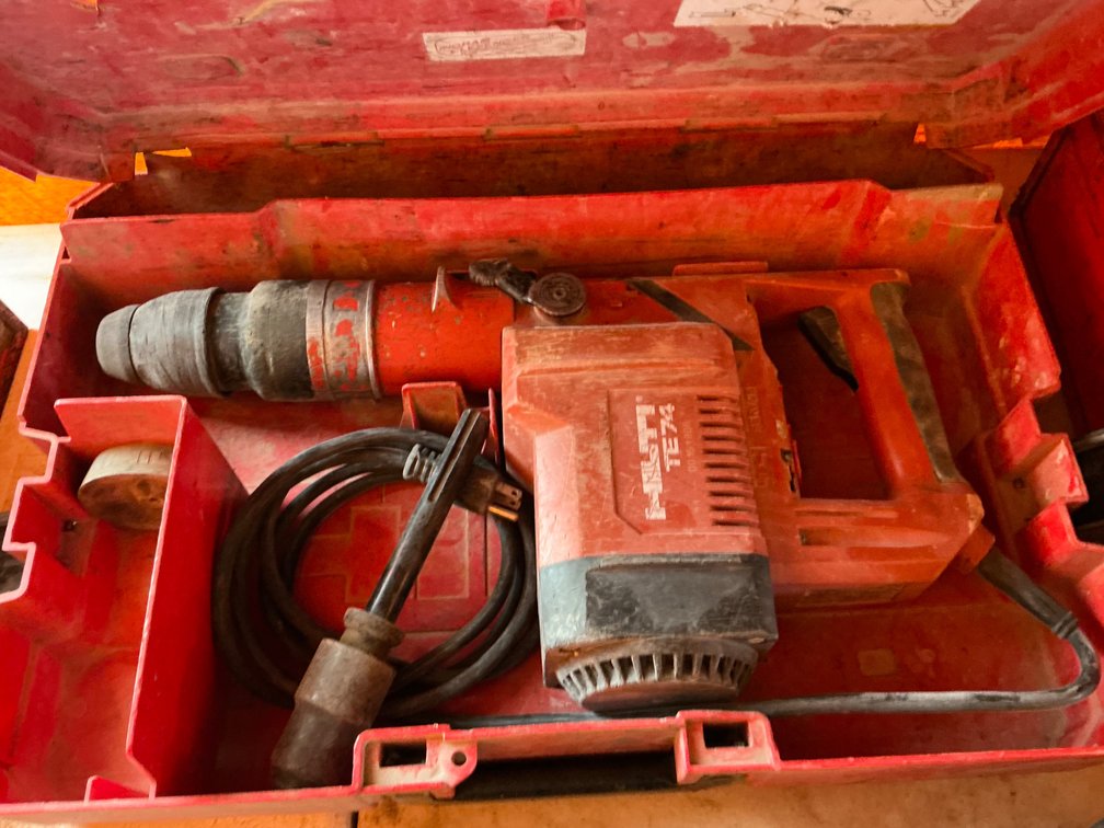 Hilti TE74 SDS Max Rotary Hammer Drill - Corded, With Plastic Carry Case