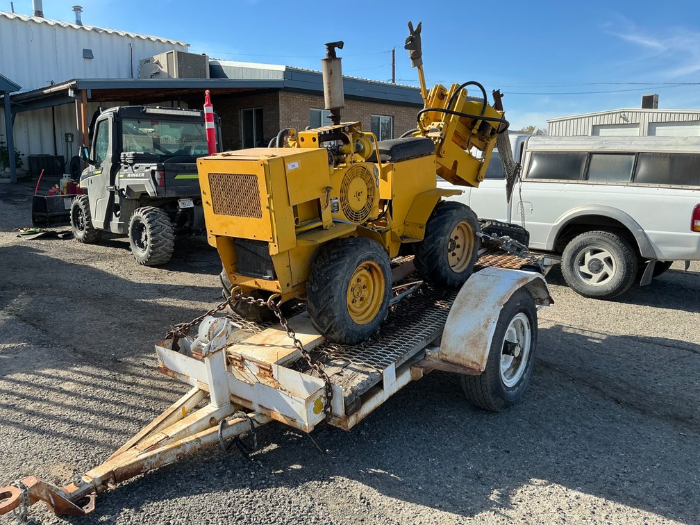 Davis Mfg. Articulated Trencher/Cable Puller - Model: N630N02, Serial: P633293, With Onan Gas Engine, Showing 223 Hours, On Single Axle Trencher Trailer - 8'L x 4'W, Pintle Hitch, Fair Rubber