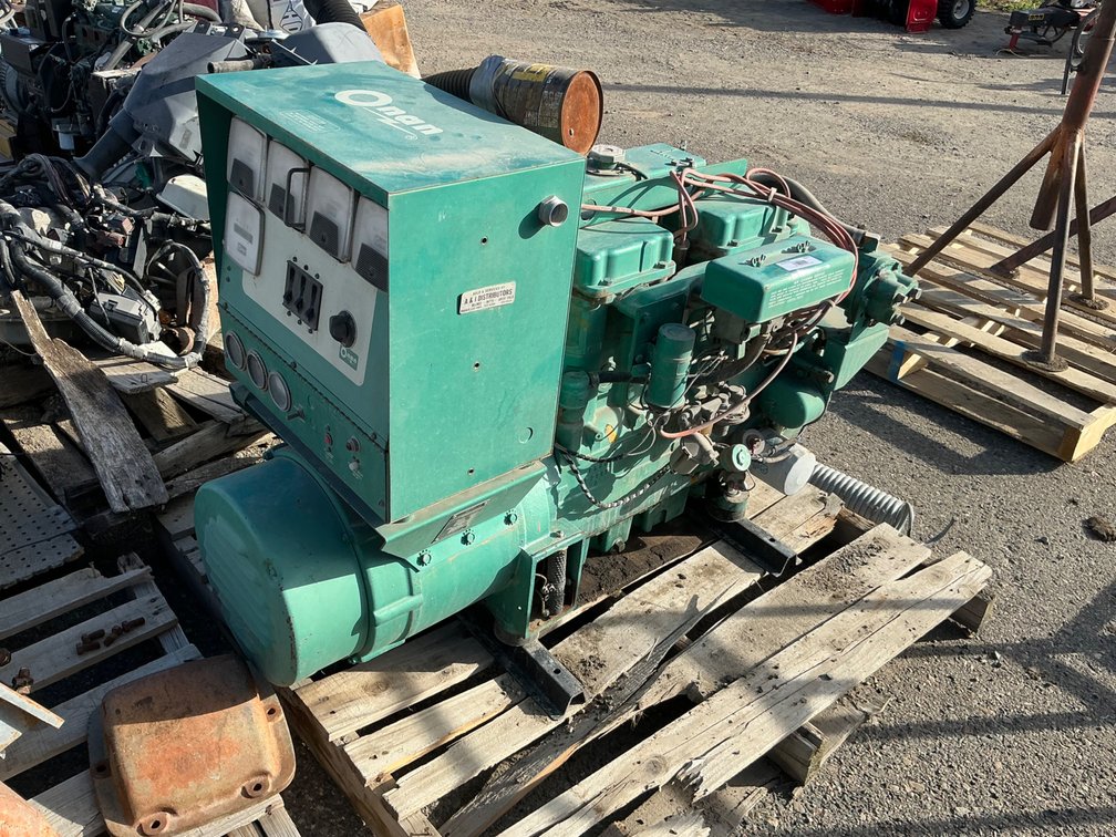 Onan Electric Plant - Model: 12RJC-4R8/2839R, Serial: 77C970389, Showing 01441 Hours, With Onan Gas Engine, 12.5 Standby KW, 10 Continuous KW, 120/208V, 3Ph, 60Hz