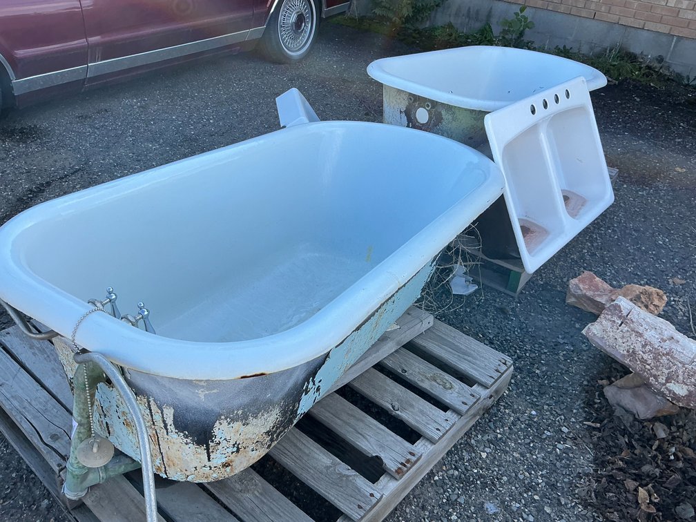 (1) Vintage Cast Iron/Porcelain Bath Tub - 60"L x 30"W, (1) Vintage Cast Iron/Porcelain Claw Foot Tub - 55"L x 30"W (Only 3 Feet), And (2) Sinks