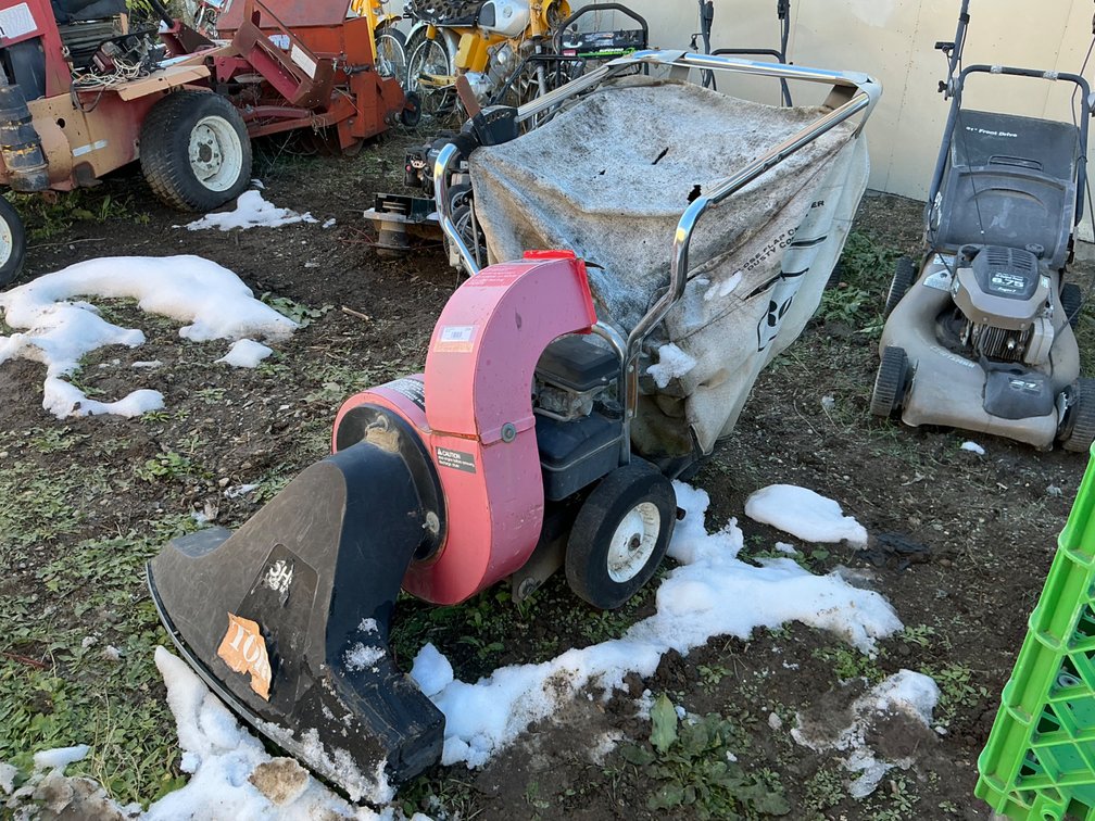 Toro 5Hp Vacuum Blower Combination - 3Pt. Suspension, All Controls On Handle, 8.5 Cu. Ft. Bag Capacity, Briggs & Stratton Engine, Rope Start Pulls Free (Unknown Running Condition, Tears In Bag)