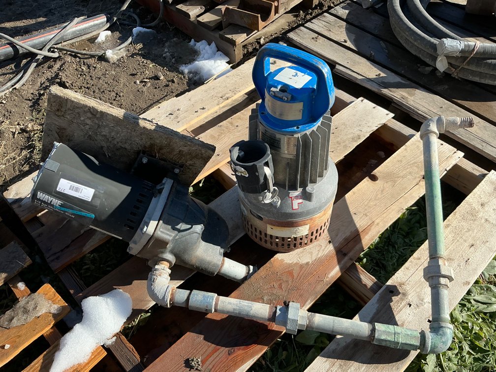 Wayne 1/2Hp Shallow Well Pump - Model: SWS50, And Flygt Poly Life Submersible Water Pump - 2051 Series (No Power Cable)