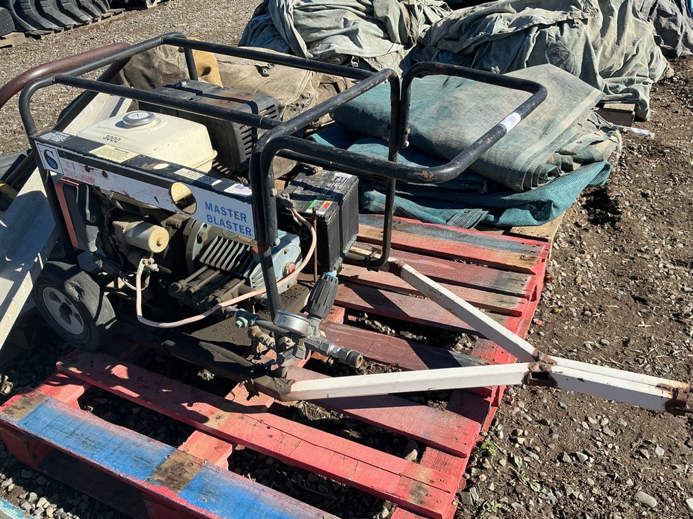 Master Blaster Pressure Washer (No Model Or Serial Shown) - Powered By GX340 Honda Engine With Electric Start (No Hoses Or Nozzles)