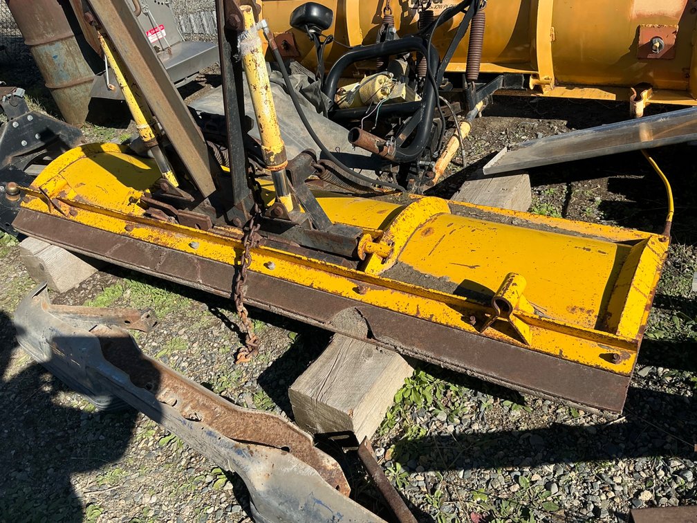 90" Snow Plow (No Brand Or Model Shown)
