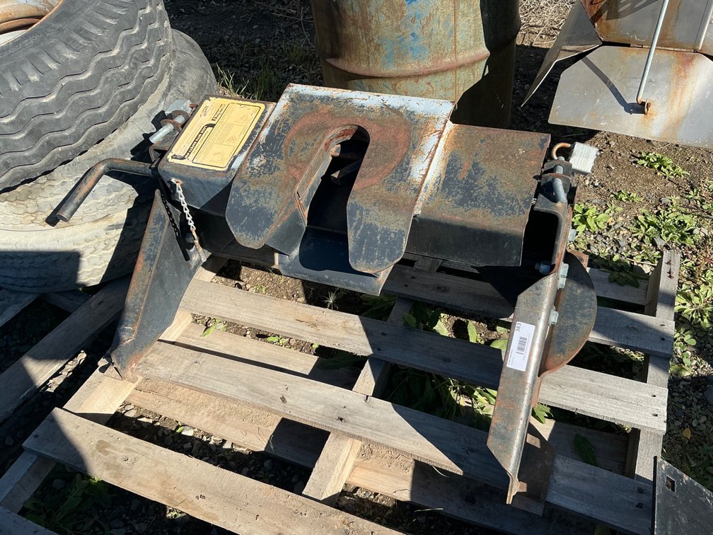 Hijacker 5th Wheel Trailer Hitch - Model: FWH24, 16,000Lb Capacity