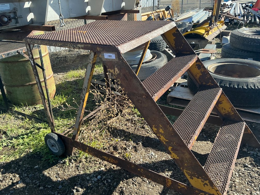 Metal Portable Stairs - (4) Step, 30-1/2"W x 37"H, No Handrail