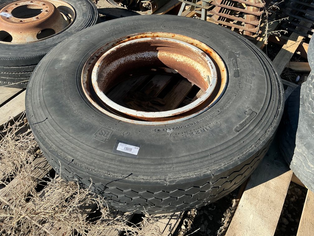 (1) 11R22.5 Tire (Recap) On Split Rim Steel Wheel - Fair Tread