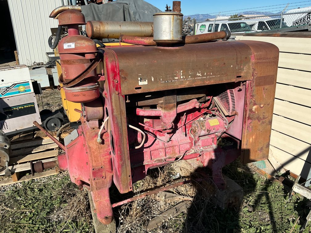 International Harvester 6-Cylinder Gas Engine Power Unit - Model: PTA-83815, Serial: 26-814-R92, On Skids, Can't Read Hour Gauge