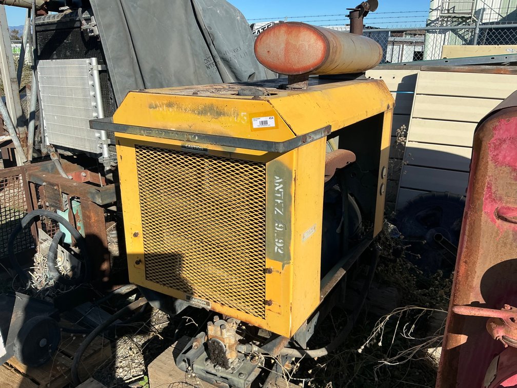 John Deere 4-Cylinder Diesel Engine Power Unit - Model: 4239DF, Serial: 618398CD, On Skids, Hours Meter Shows 988 Hours
