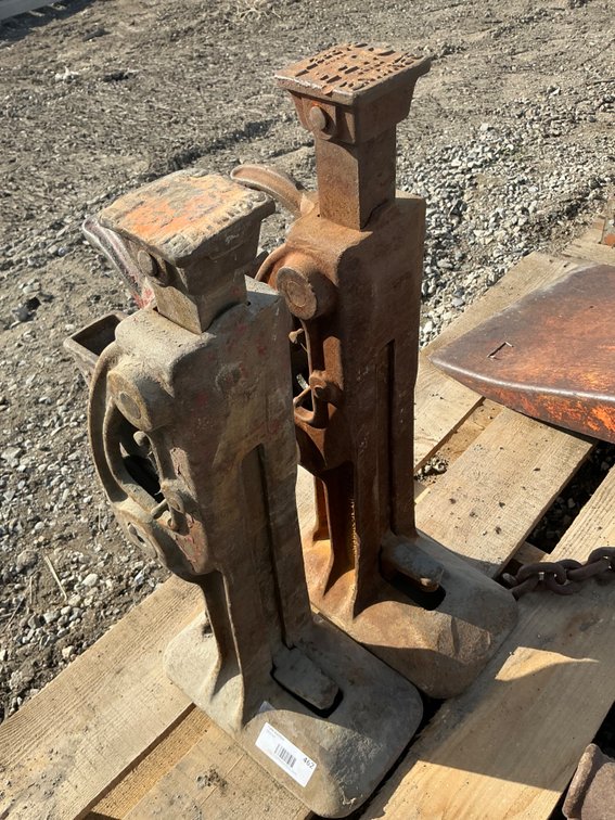 (2) Duff Model: 117 Mechanical Jacks - 15-Ton Capacity (No Jack Handles)
