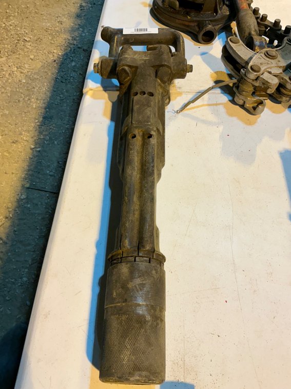 Chicago Pneumatic Model: No.5 Air Hammer/Clay Digger - Serial: H516147