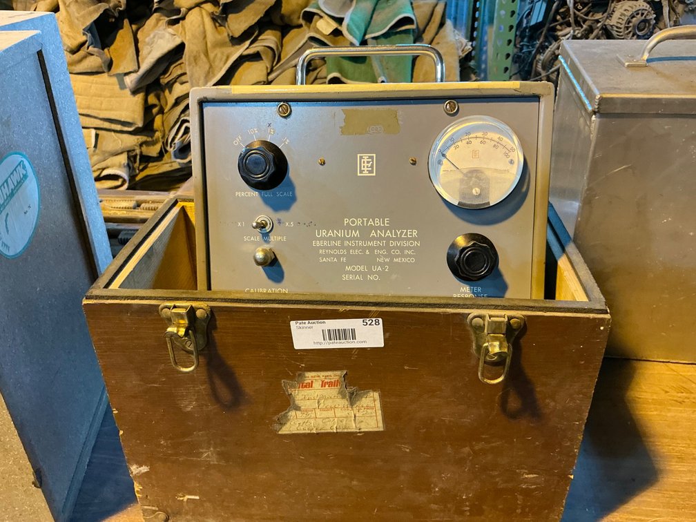 Vintage Reynolds Elec. & Eng. Co Portable Uranium Analyzer - Model: UA-2, With Wooden Carry Case