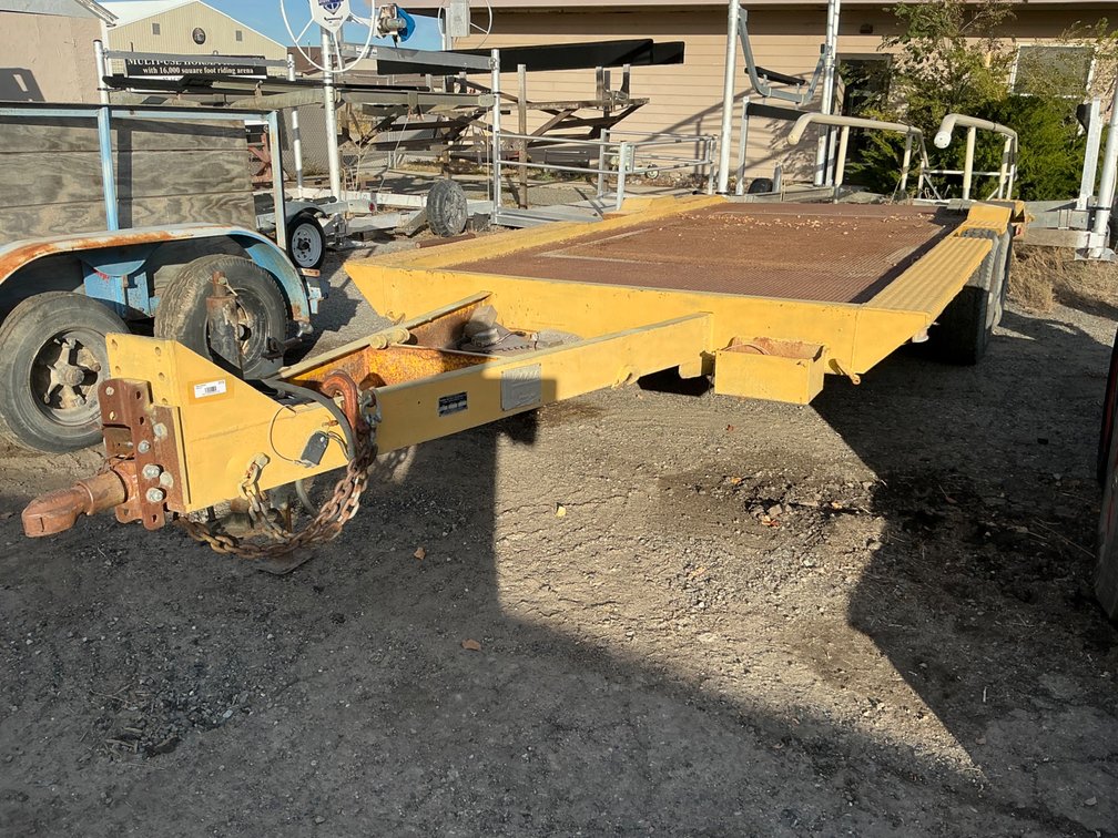 1971 Ferree Equipment Trailer - Vin: 713361, Model: M-665, Bumper Pull, Tandem Axle, 16'L x 6-1/2'W Metal Deck (Poor Rubber)