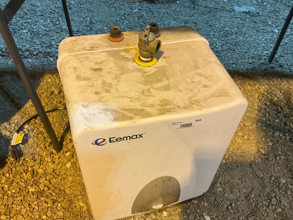Eemax EMT6 Mini Tank Electric Water Heater - 6-Gallon Capacity, 1440W