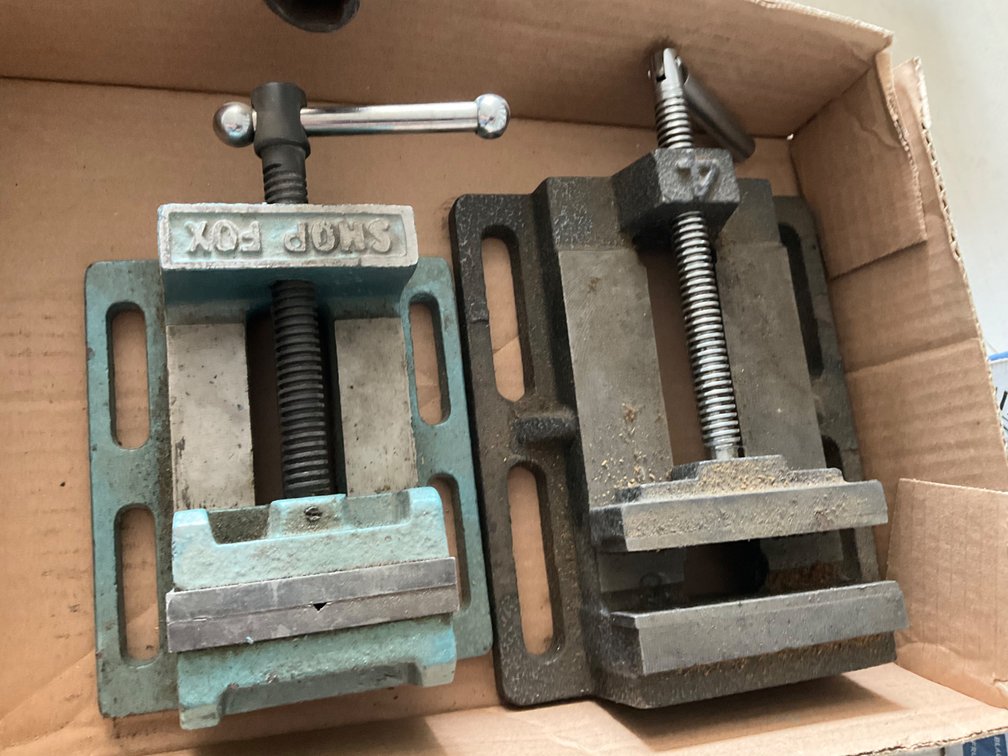 (2) Machine Vises