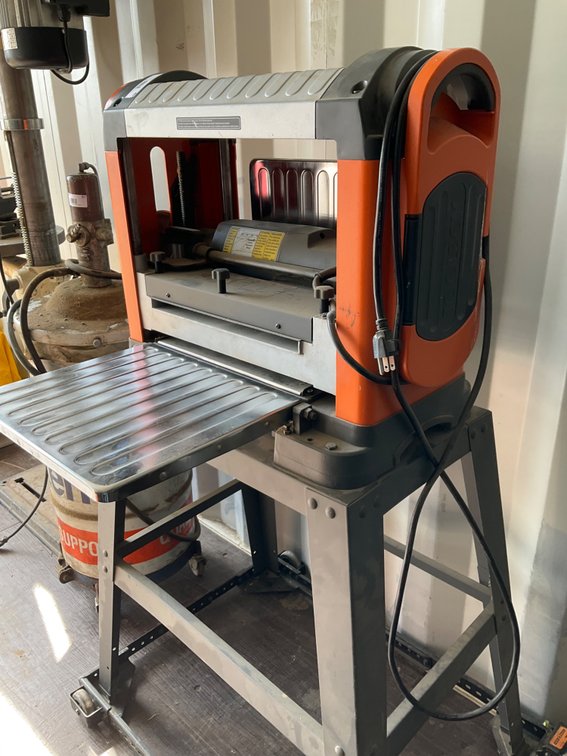 Ridgid Adjustable Planer on Stand with Rollers