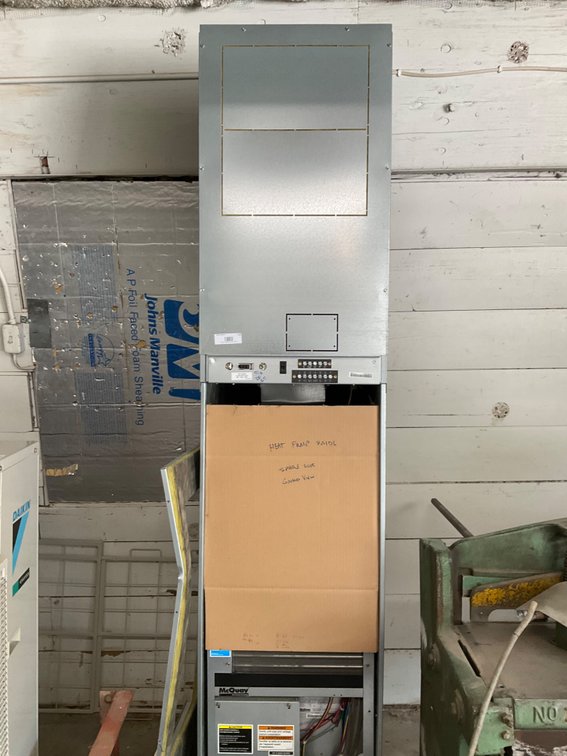 McQuay Air Conditioning Model: WVHF1009, Part# E019998001300 Heat Pump - August 2012 Mfg. Date