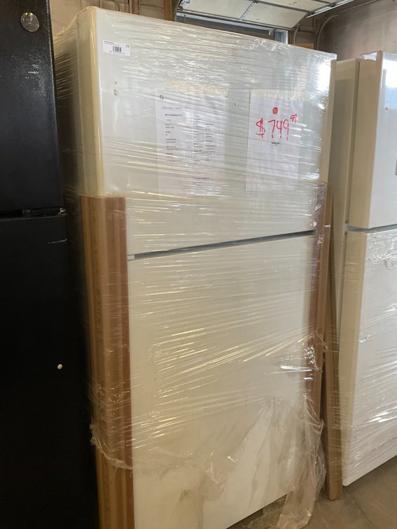 GE Refrigerator - Model: GTS22KGNNRWW, Unused, 21.9 Cubic Foot, Top Freezer, Left Door Swing, White, Unused, 33"W x 66"H x 32"D