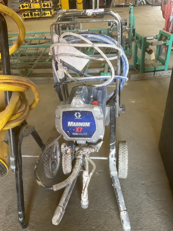 Graco Magnum X7 Paint Sprayer with Hose and Spray Gun