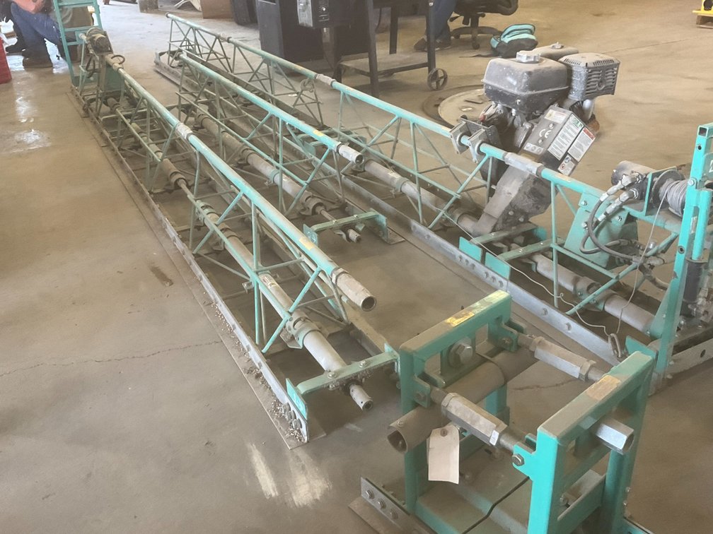 Multi-Quip Power Screed - (3) Section, 36' Total Length (15', 17', 6' Sections) with Honda GX340 Motor