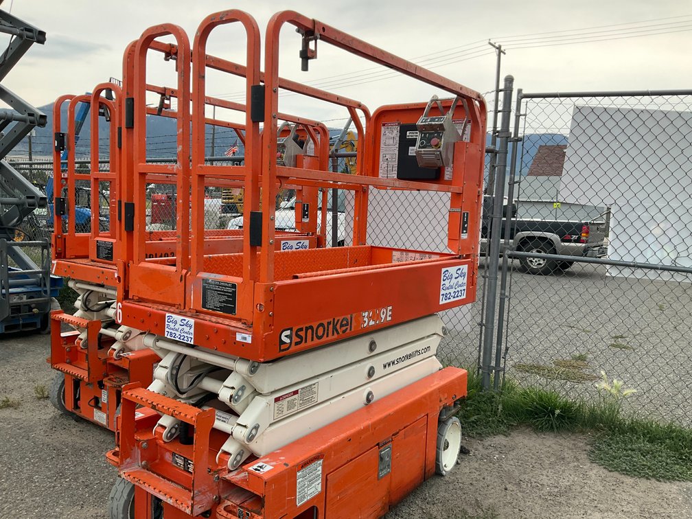 2017 Snorkel Scissor Lift - Model: S3219E, 19' Max Lift, 550Lb Capacity, Unknown Hours