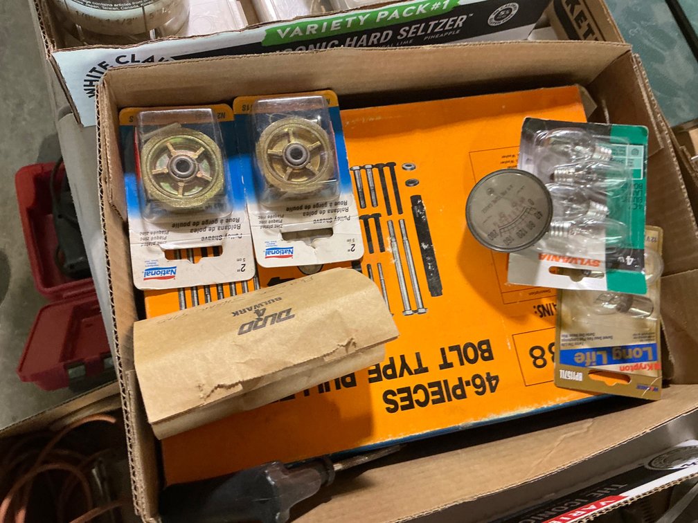 Bolt Type Puller, (2) 2" Pulleys, Auger Sheer Pins and Assorted Bulbs