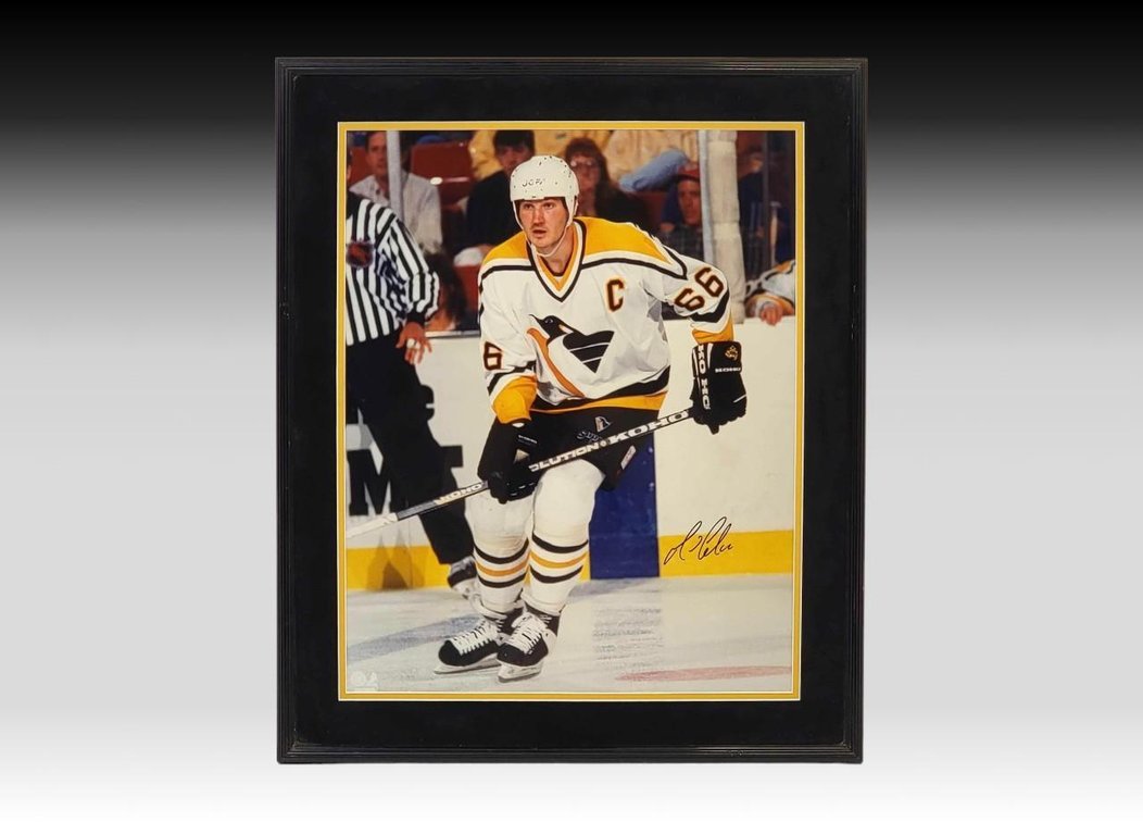 Autographed NHL Pittsburgh Penguins #66, Mario Lemieux Photograph