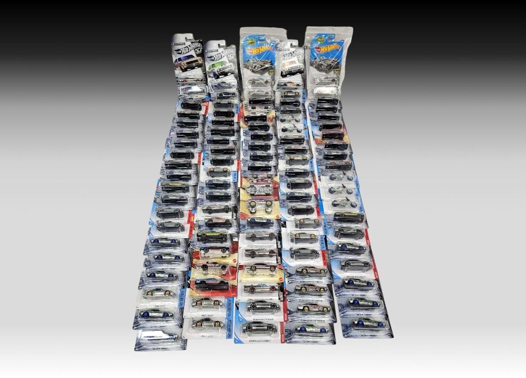 100x Hot Wheels Toy Vehicles