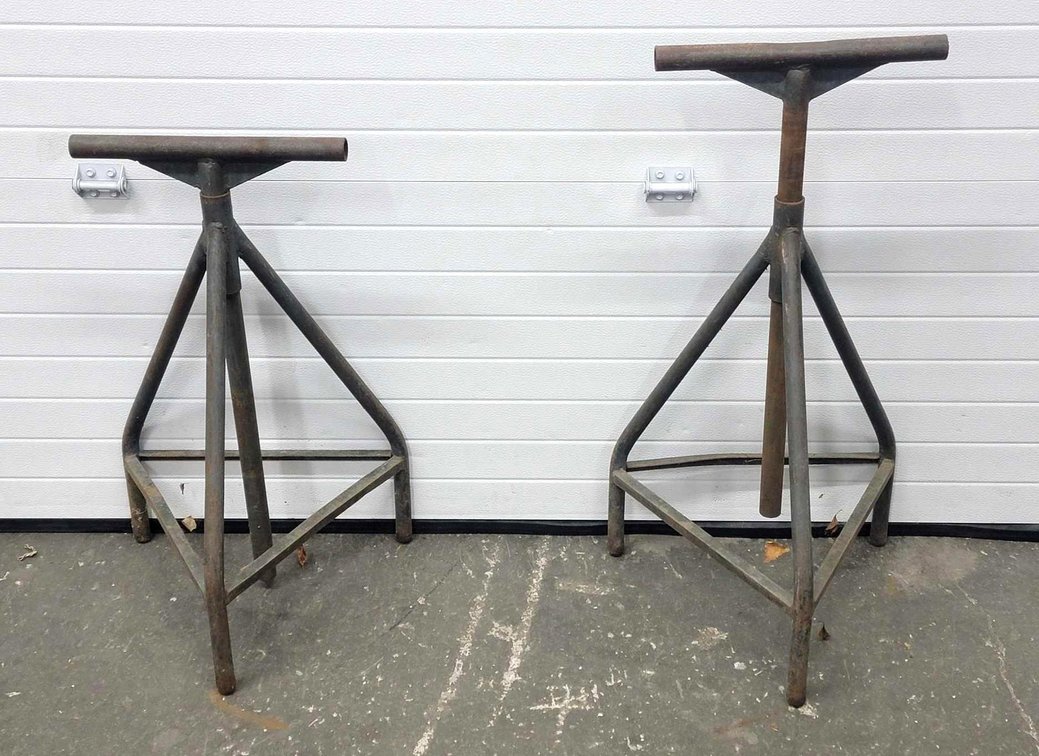 2x Adjustable Stands