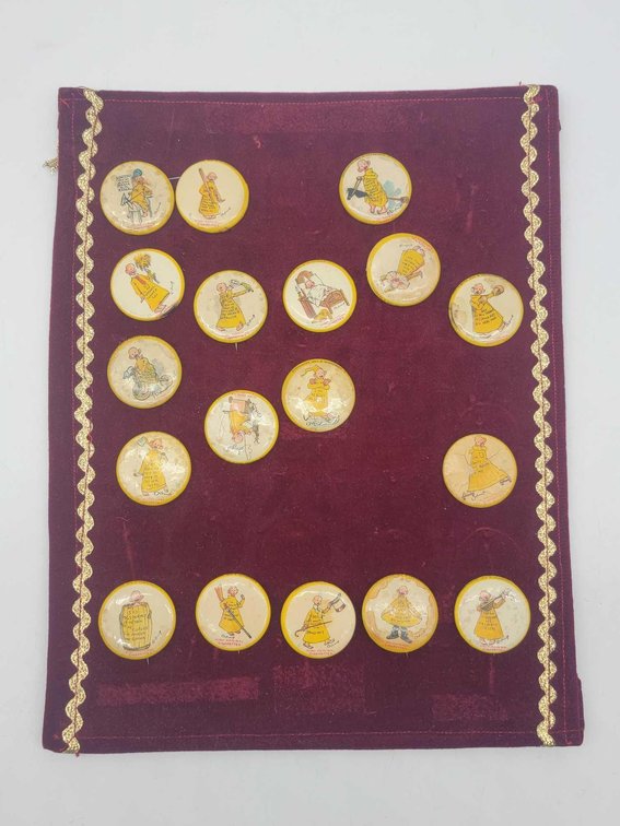 18x Antique Yellow Kid High Admiral Cigarette Buttons