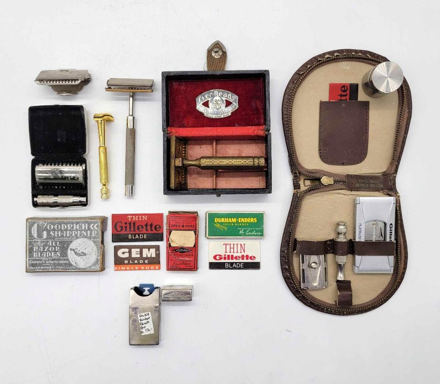 13x Antique & Vintage Shaving Travel Accessories