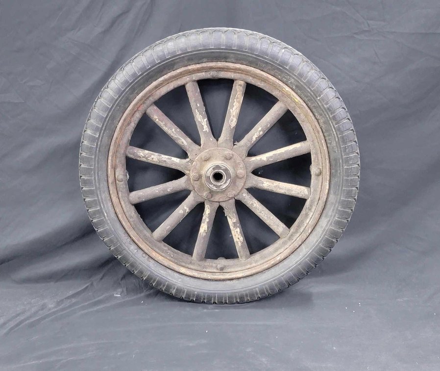 Model-T Wood Spoke Wheel & Tire