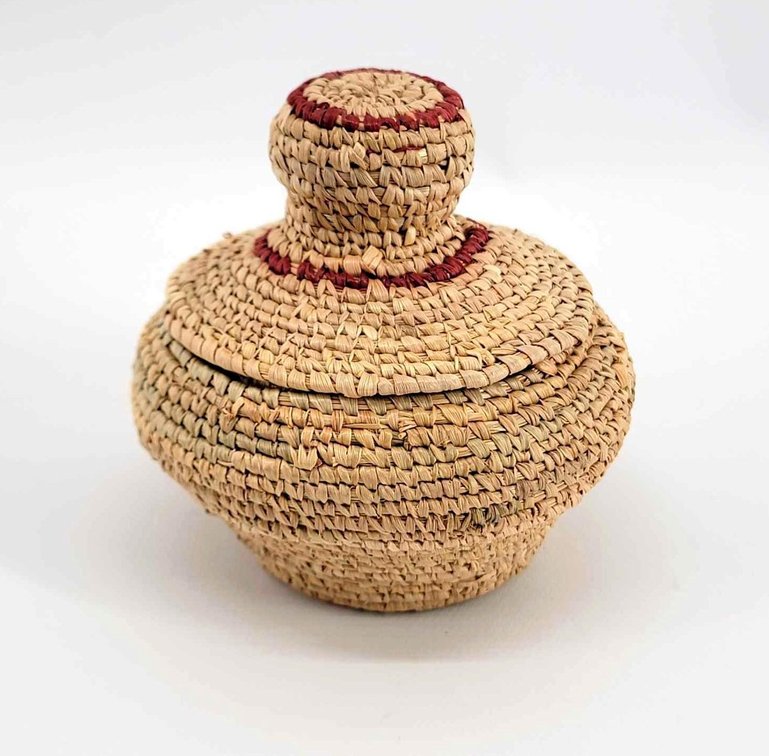 Yup'ik Coiled Beach Grass Basket w/Lid