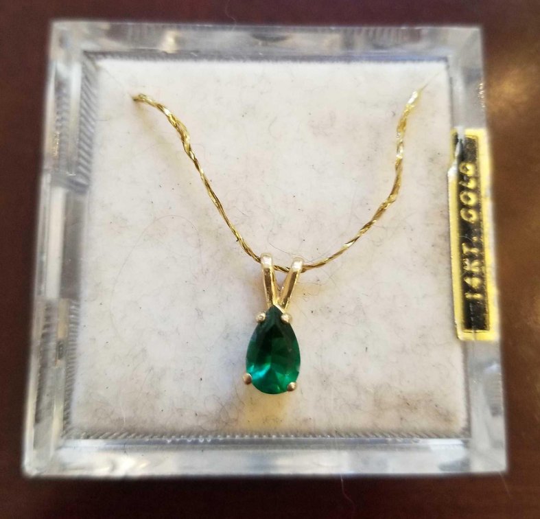 Vintage solid 14 kt. Gold pendant with emerald obsidianite