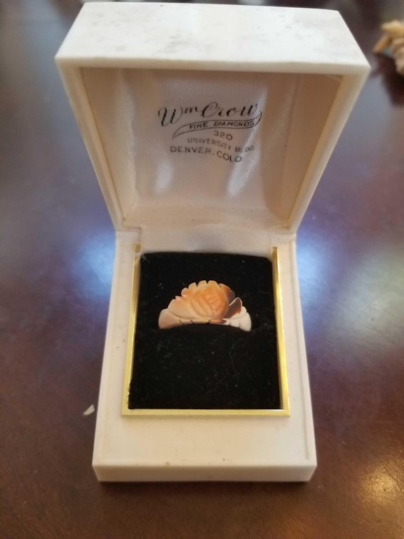 Vintage carved ladies ring.