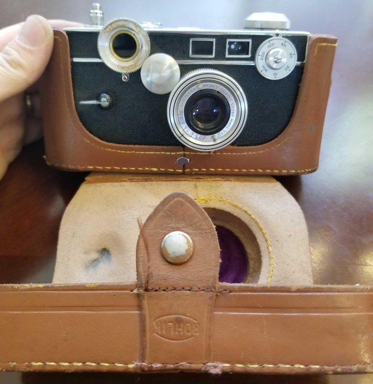 Vintage argus rohlik camera in original case