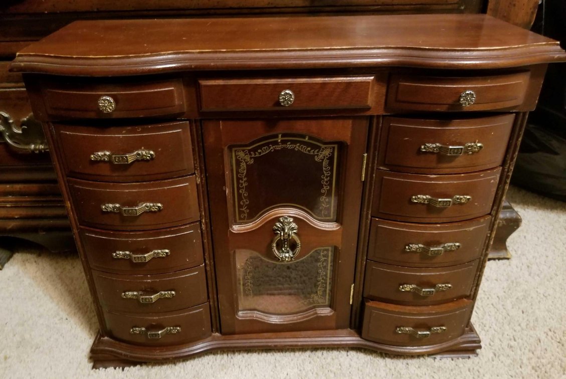 Solid wood musical jewelry box 