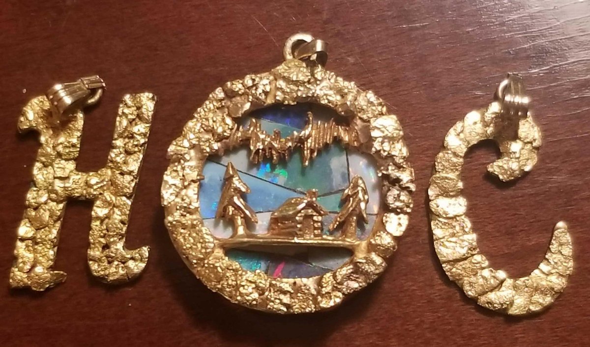 Three pieces of gold nugget jewelry 