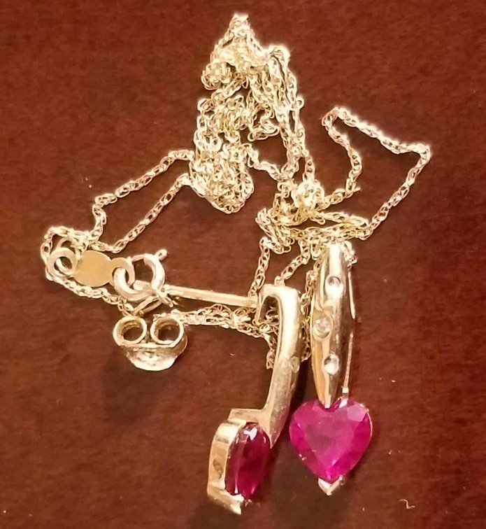 10kt gold pendant